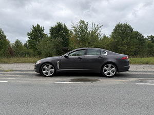 Jaguar XF 4.2 Supercharged V8 (7 фото из 13)
