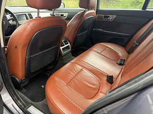 Jaguar XF 4.2 Supercharged V8 (10 фото из 13)