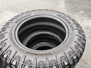 Suurepärased rehvid *RADAR* LT275/65, R18. (3 foto / 7)
