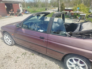 M/V Ford escort xr3 cabriolet (9 foto / 11)