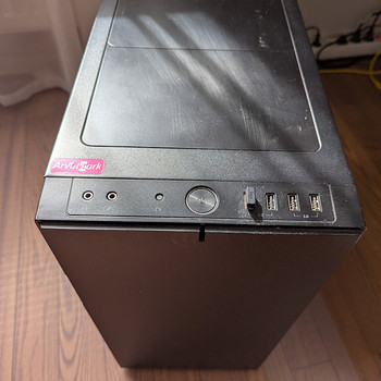 Lauaarvuti (i7-5820K,GTX1080,32GB RAM)