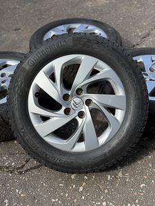 16" Citroen originaalveljed 5x108 + naastrehvid 205/60/16 (1 foto / 10)