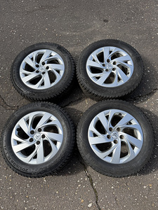 16" Citroen originaalveljed 5x108 + naastrehvid 205/60/16 (4 foto / 10)