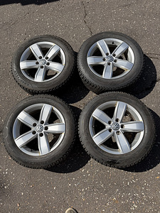 16" Volkswagen originaalveljed 5x112 + naastrehvid 205/60/16 (4 foto / 9)
