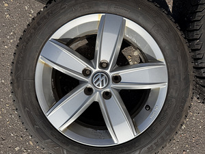 16" Volkswagen originaalveljed 5x112 + naastrehvid 205/60/16 (6 foto / 9)