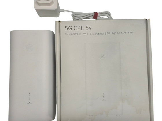 Huawei (Brovi) H153-381 5G ruuter + karp