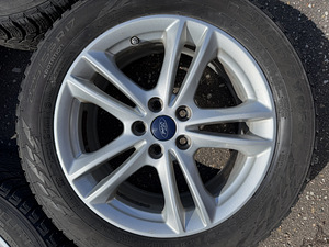 17" Ford originaalveljed 5x108 + 225/55/17 m+s (6-7mm) (5 foto / 9)