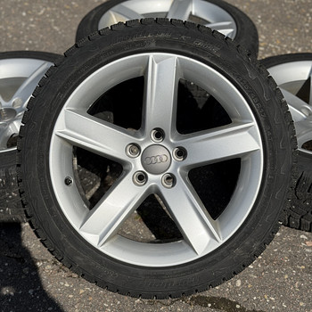 17" Audi originaalveljed 5x112 + naastrehvid 225/45/17