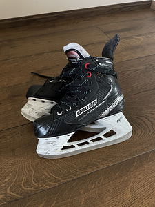 Детские хоккейные коньки Bauer Vapor б/у, размер 1.5 (1 фото из 6)