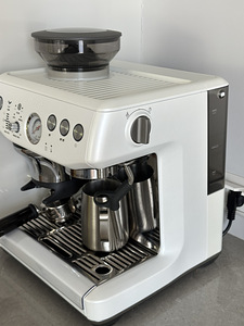 Sage the Barista Express Impress (2 фото из 3)