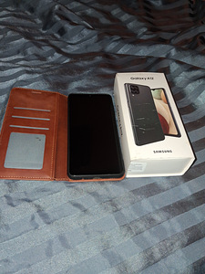 Samsung Galaxy A12 (1 foto / 9)