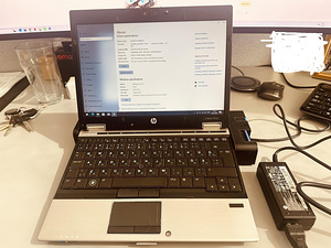 HP EliiteBook 2540 + док-станция (2 фото из 3)