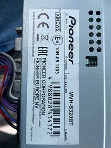 Магнитола Pioneer (4 фото из 4)