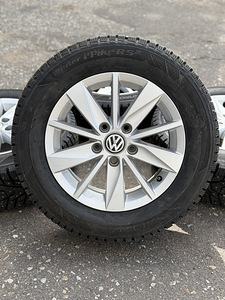 15" Volkswagen originaalveljed 5x112 + naastrehvid 195/65/15 (1 foto / 8)
