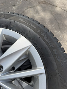 15" Volkswagen originaalveljed 5x112 + naastrehvid 195/65/15 (8 foto / 8)