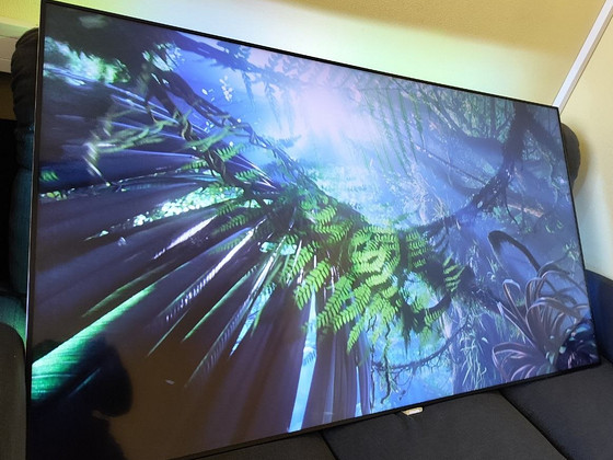 65" телевизор Philips Ambilight 4K UHD