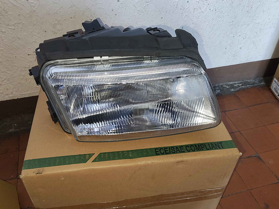 Parem esituli AUDI A4 B5