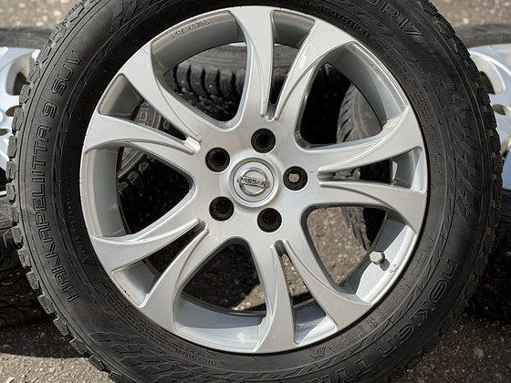 17" Nissan originaalveljed 5x114,3 + naastrehvid 215/60/17