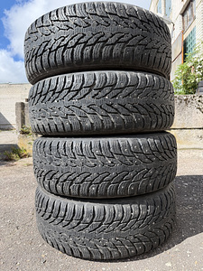 17" оригинальные диски Nissan 5x114,3 + шипованные шины 215/60/17 (2 фото из 8)