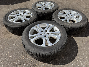17" оригинальные диски Nissan 5x114,3 + шипованные шины 215/60/17 (3 фото из 8)