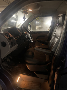VW Caravelle (10 фото из 14)