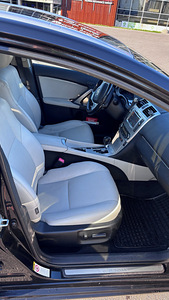 Muuja Toyota avensis (4 foto / 9)