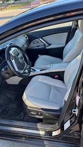 Muuja Toyota avensis (8 foto / 9)
