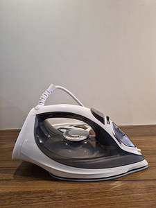 Утюг Philips EasySpeed (8 фото из 9)