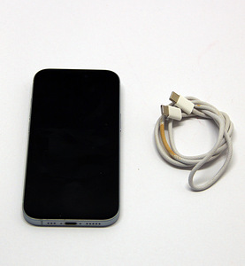 Телефон Apple iPhone 15 128GB (2 фото из 3)