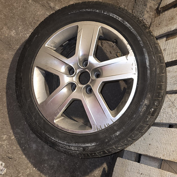 Диск Audi с шиной 16"