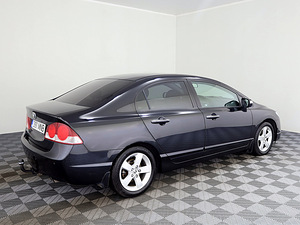 Honda Civic Elegance Facelift 1.8 103kW (3 фото из 8)