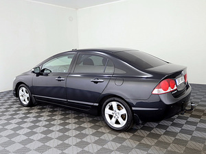 Honda Civic Elegance Facelift 1.8 103kW (4 фото из 8)