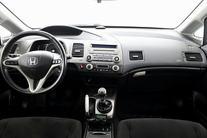 Honda Civic Elegance Facelift 1.8 103kW (5 фото из 8)