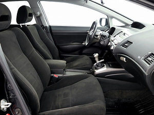 Honda Civic Elegance Facelift 1.8 103kW (6 фото из 8)