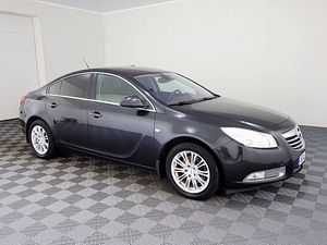 Opel Insignia Comfort 1.6 132kW (1 foto / 8)