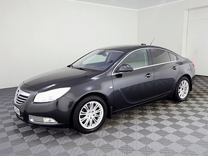 Opel Insignia Comfort 1.6 132kW (2 foto / 8)