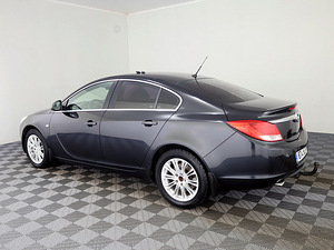 Opel Insignia Comfort 1.6 132kW (4 foto / 8)
