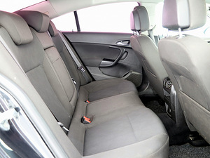 Opel Insignia Comfort 1.6 132kW (7 foto / 8)