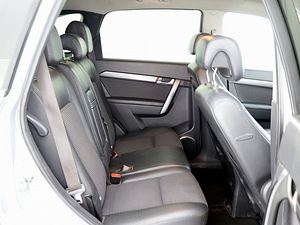 Chevrolet Captiva Luxury ATM 2.0 VCDi 110kW (7 фото из 8)