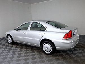 Volvo S60 Summum Facelift 2.4 103kW (4 foto / 7)