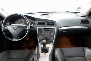 Volvo S60 Summum Facelift 2.4 103kW (5 foto / 7)