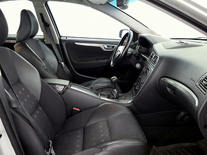 Volvo S60 Summum Facelift 2.4 103kW (6 foto / 7)