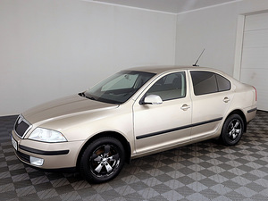 Skoda Octavia Comfortline 1.6 75kW (2 фото из 7)