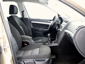Skoda Octavia Comfortline 1.6 75kW (6 фото из 7)