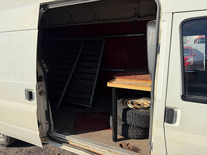 Ford Transit 300L Van 2.0 TDCi 74kW (7 foto / 8)