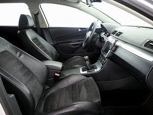 Volkswagen Passat Highline 2.0 TDI 125kW (6 foto / 7)