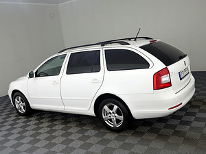 Skoda Octavia Comfortline Facelift ATM 1.6 TDI 77kW (4 foto / 7)