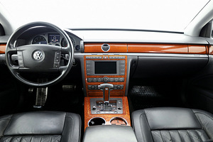 Volkswagen Phaeton Highline LPG ATM 3.2 177kW (5 foto / 8)