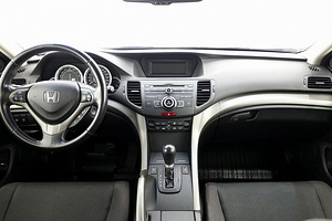 Honda Accord Elegance ATM 2.0 115kW (5 фото из 8)