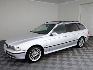 BMW 523 Executive ATM 2.5 125kW (2 foto / 7)